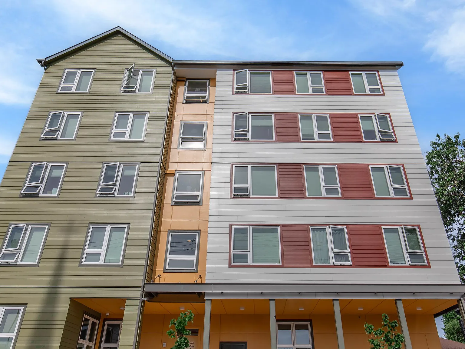 Shiloh Apartments — Photo 2