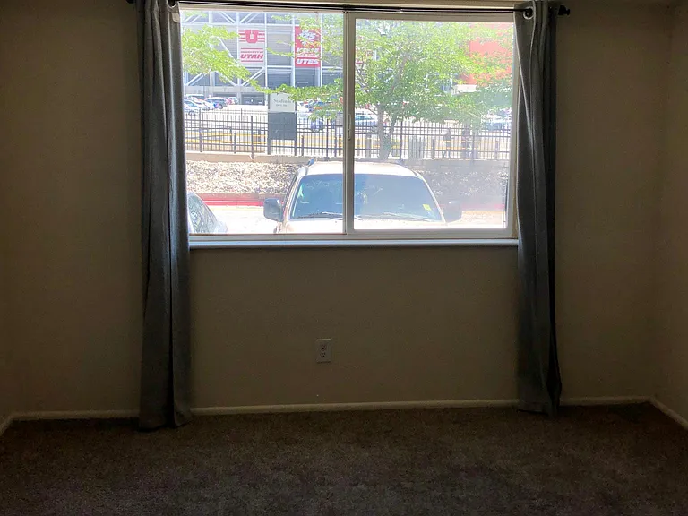 415 S University St — Photo 7