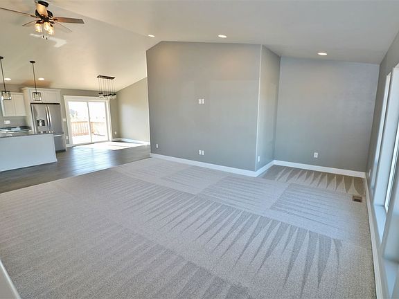 5th image of 1080 Tiller Ct