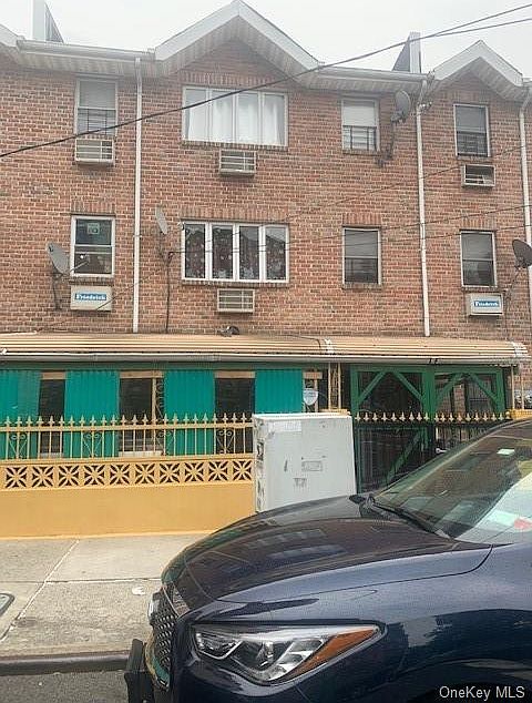2nd image of 1178 Jackson Ave