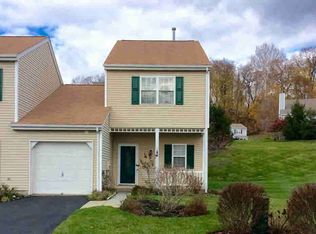 15 Rambling Brook Ln, Poughkeepsie, NY 12601