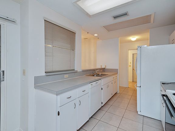 3rd image of 4517 NW 20th Dr