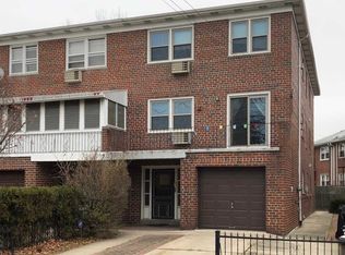 2047 157th St, Whitestone, NY 11357