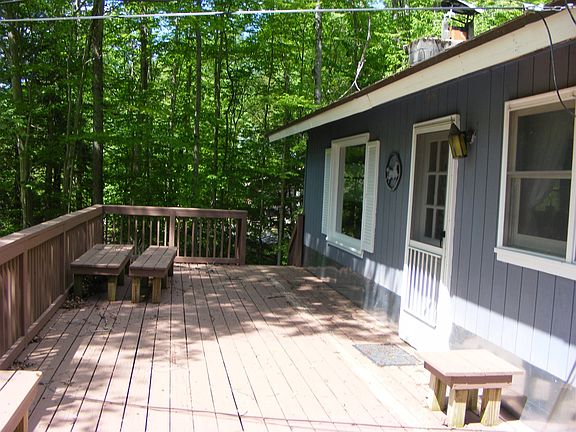 3rd image of 23 Jeannie Ln