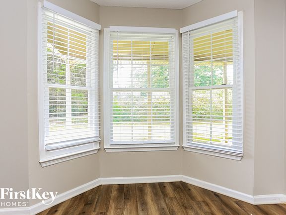 5th image of 45 Oak Hill Ct