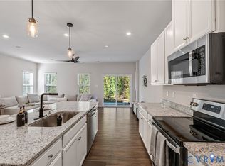 12728 Prestonfield Dr, Chester, VA