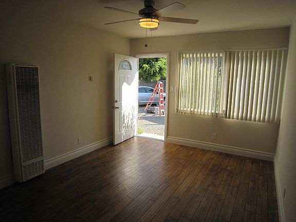 3rd image of 12421 Grevillea Ave APT B