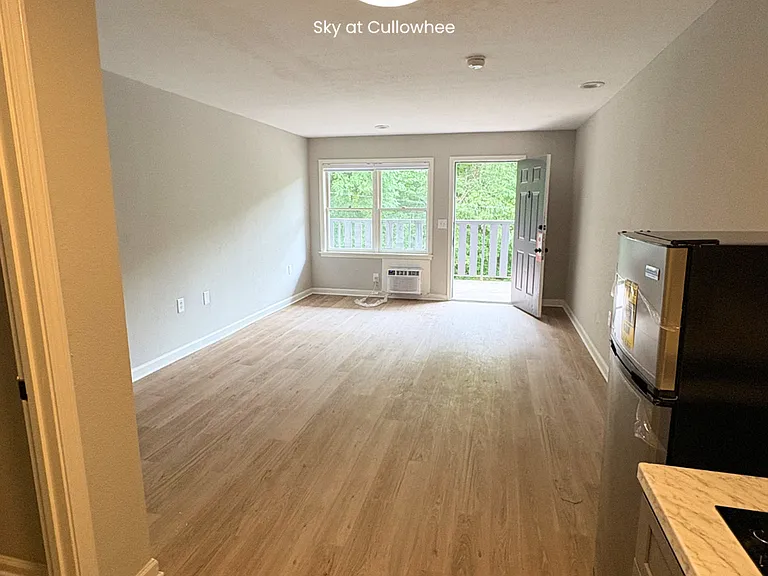 Sky at Cullowhee - Modern Living! - 50 % off First month — Photo 1