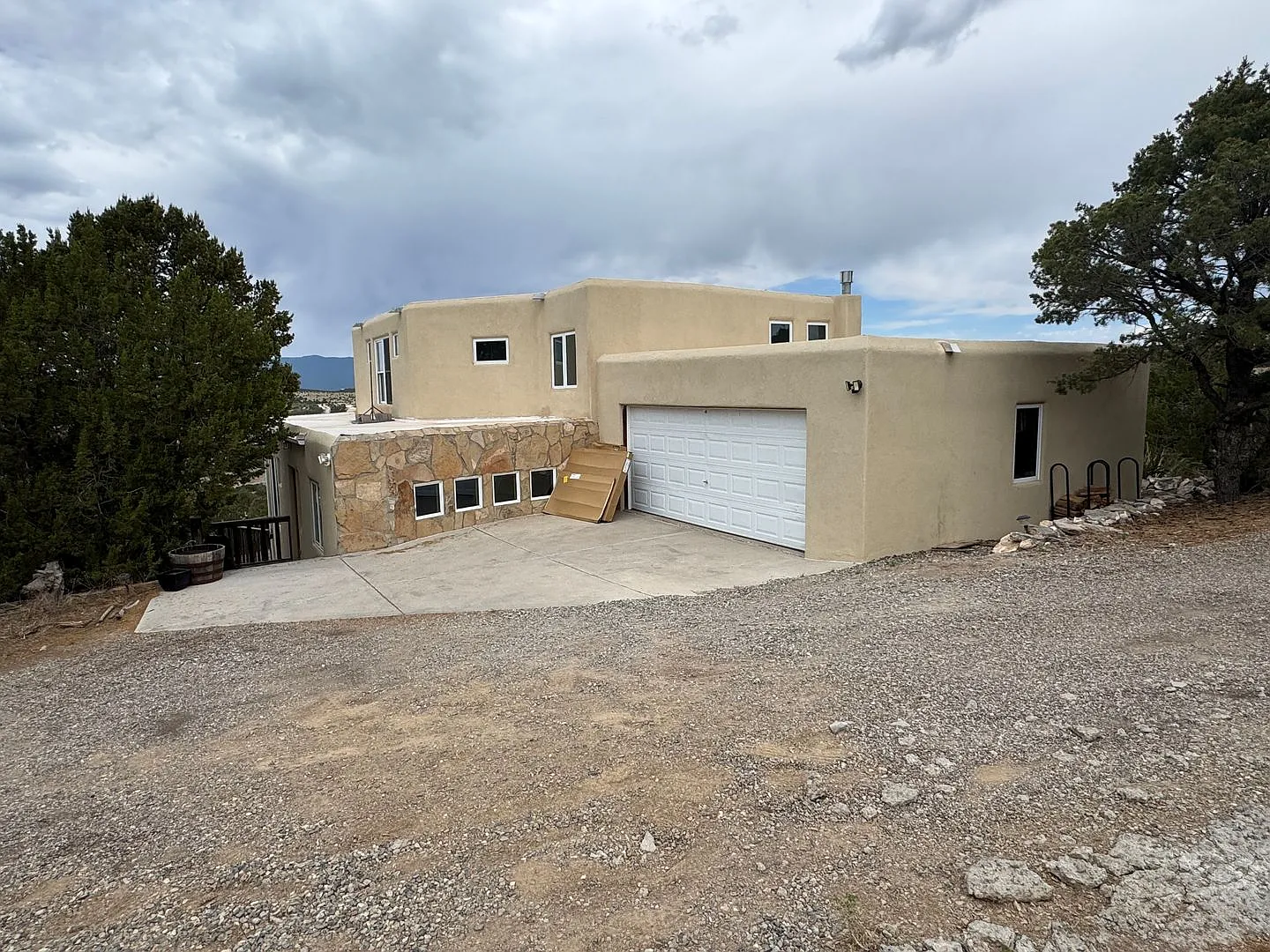 3 Bedroom, 3 Bathroom Home in Edgewood — Photo 2