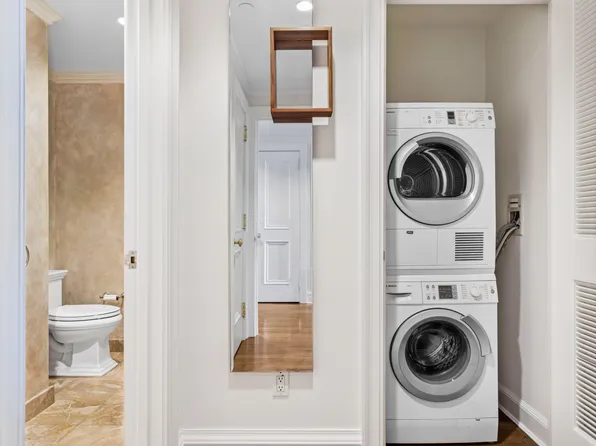 502 Park Avenue image 7 of 11