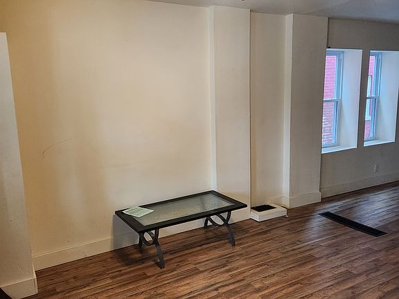 3rd image of 1017 S Duke St