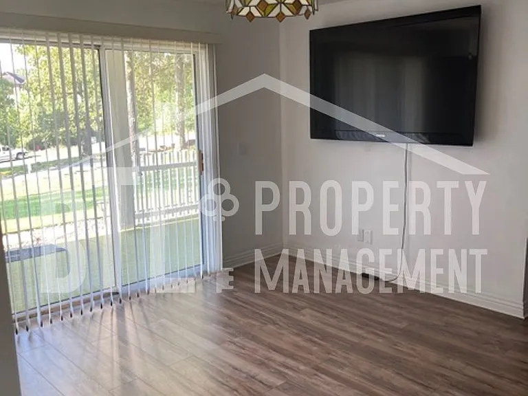 120 Oxford Ct #1 — Photo 7