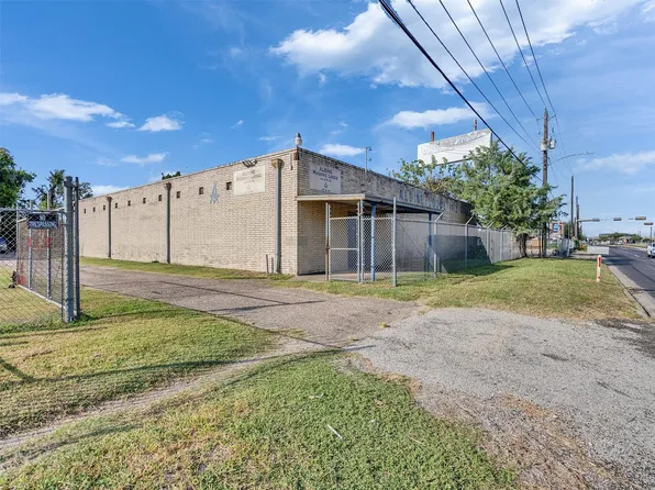 151 West Rd, Houston, TX 77037