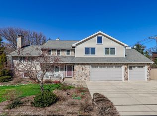 1802 Warren Ave, Downers Grove, IL 60515