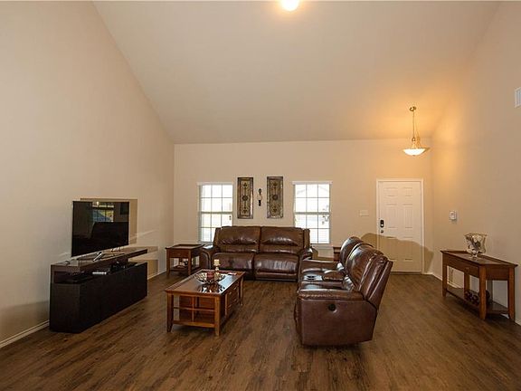 4th image of 2913 Aberdeen Dr