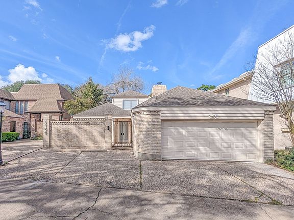 2nd image of 2706 Oakmont Ln