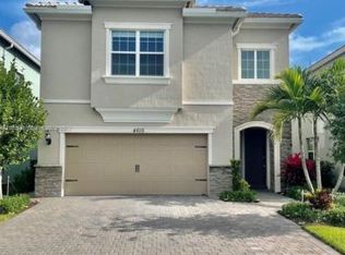 4615 Greenway Dr, Hollywood, FL 33021