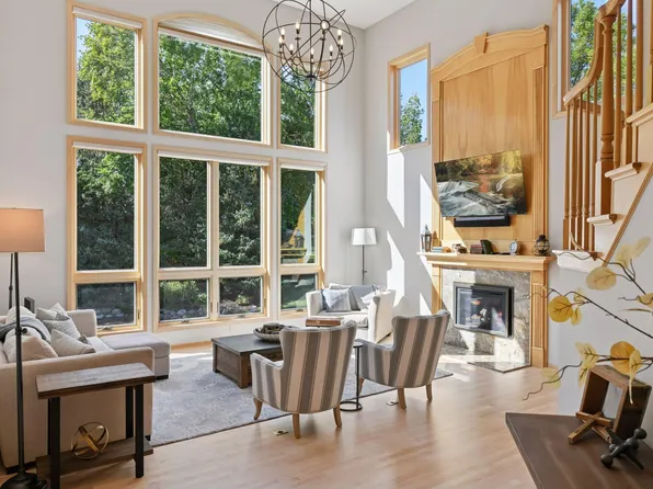 4725 Yuma Ln N, Plymouth, MN 55446