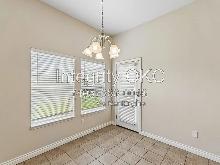 2800 NW 184th St — Photo 18