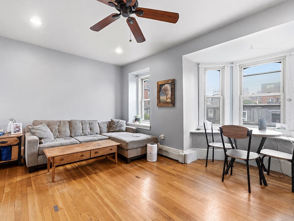 1st image of 62 Clarendon St #701