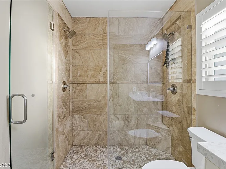 300 E Lacy Ln — Photo 69