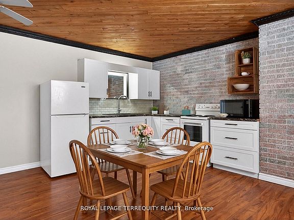 4th image of 12 Concession St #A