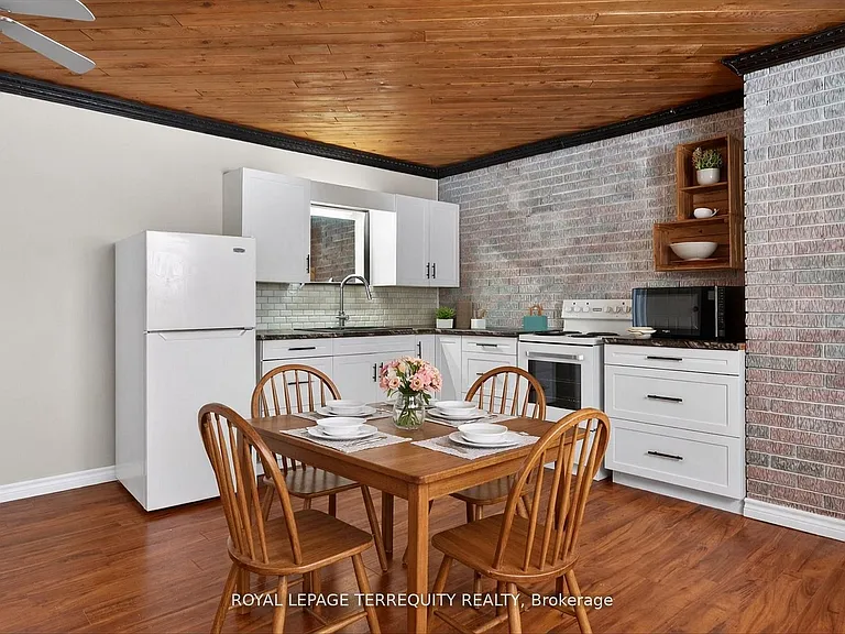 12 Concession St #A — Photo 4