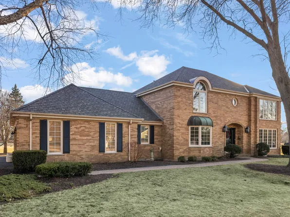 28W211 Cantigny Dr, Winfield, IL 60190