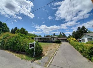 1576 Apple Ln, Grants Pass, OR 97527