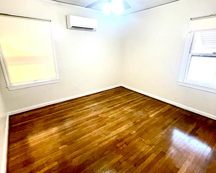 410 W Walnut St — Photo 4