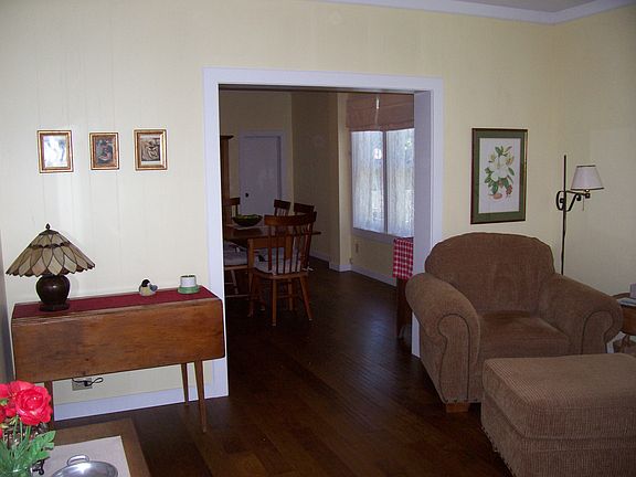Living room/dining room