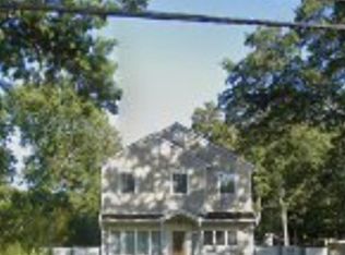 1069 Reilly St, Bay Shore, NY 11706