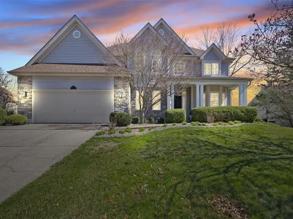 83 Champagne Dr, Lake Saint Louis, MO 63367