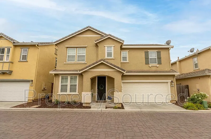 5306 Cottage Cove Dr photo 1