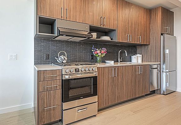 4th image of 196 Willoughby St APT 32B