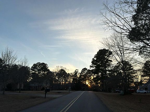 5th image of 211 Rockledge Rd