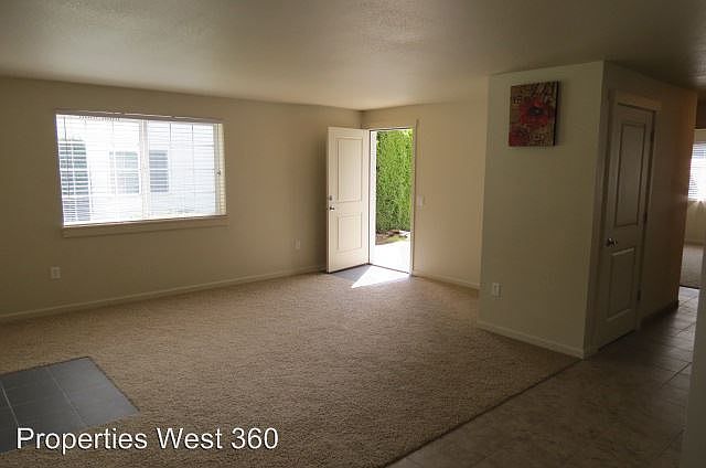 1st image of 9013 NE 54th St APT 09