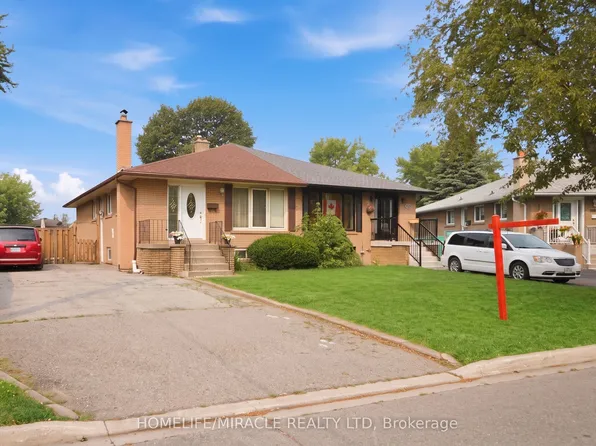 7089 Landen Ct, Mississauga, ON L4T 2H9
