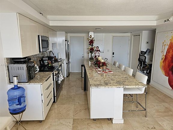 4th image of 3000 S Marcos Dr #P402