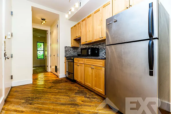 Rented by EXR | media 4