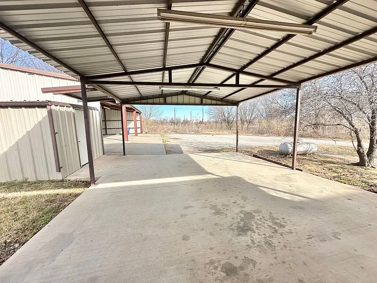 8869 Liberty Rd — Photo 23