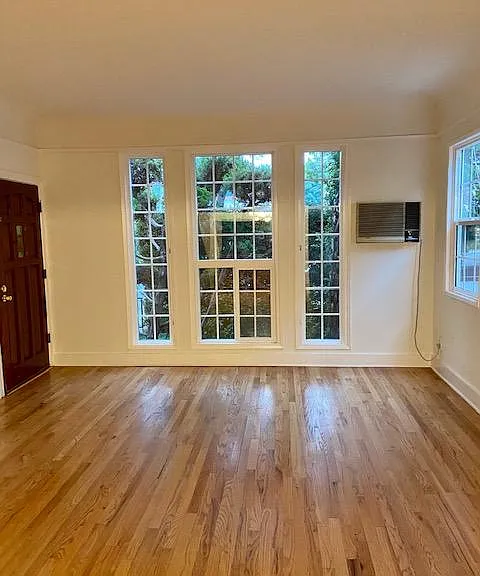 735 N Hayworth Ave — Photo 14
