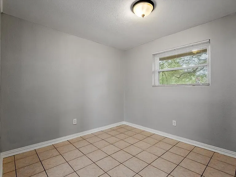 1935 Barnsley Ln — Photo 20