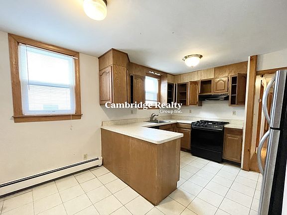 2nd image of 5 Oswald St #2T