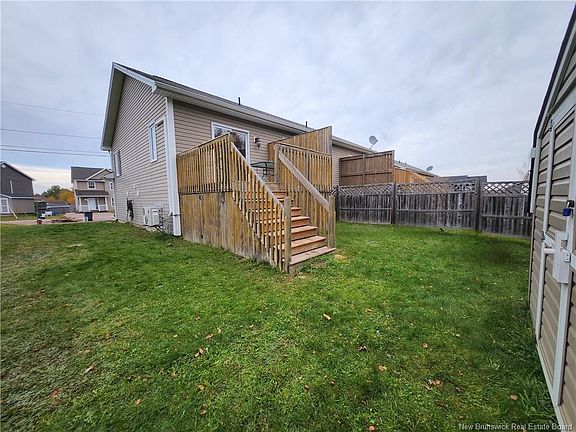4th image of 897 Bernard St