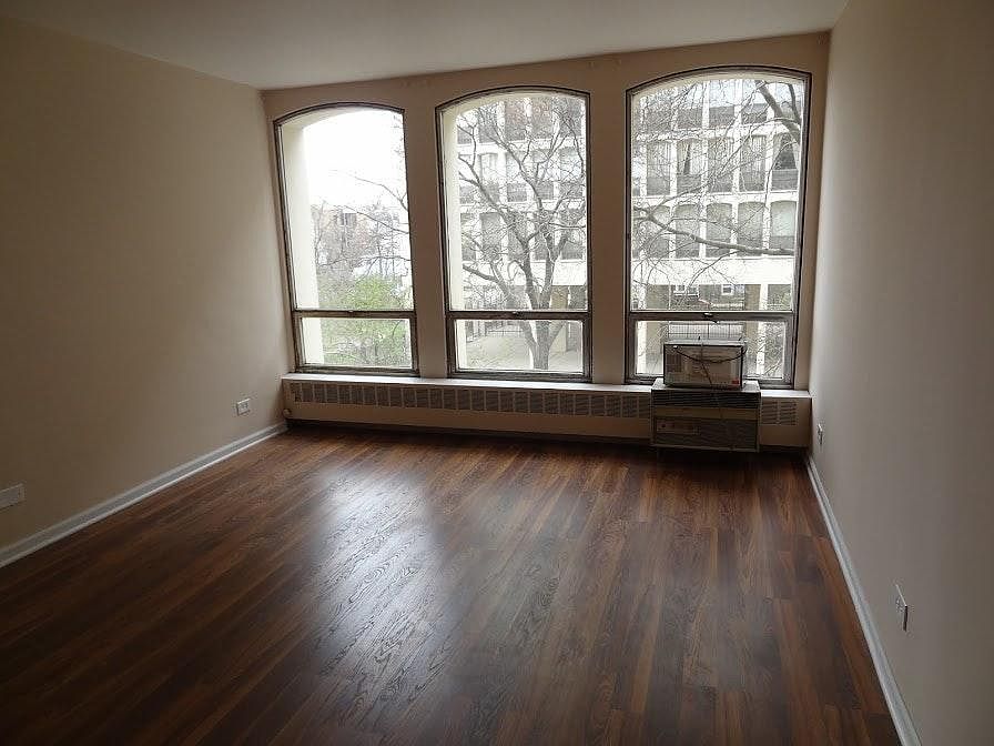 1st image of 1400 E 55th Pl APT 203S