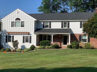 716 Clovelly Ln, Devon, PA 19333