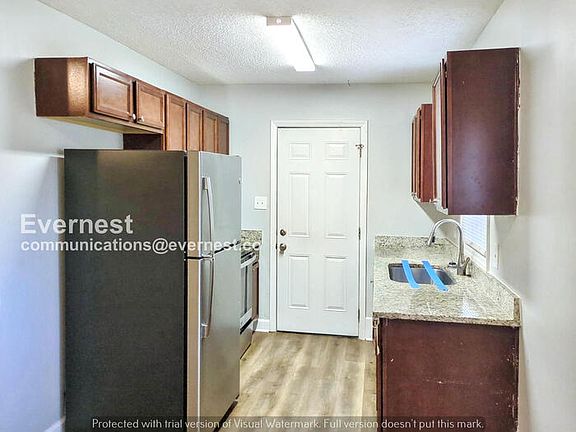 4th image of 931 Carrington Dr