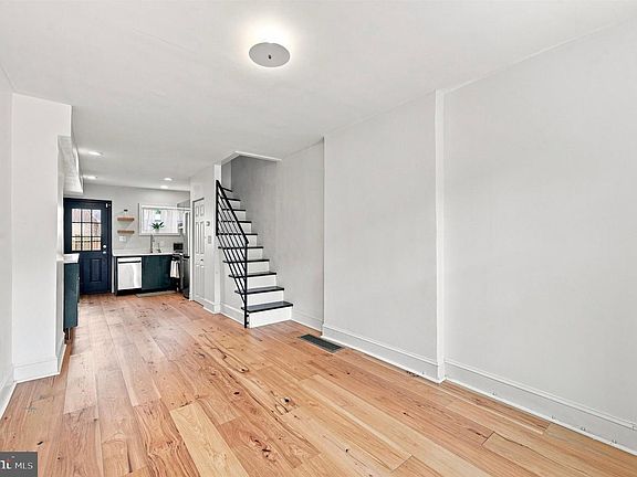 5th image of 113 Titan St