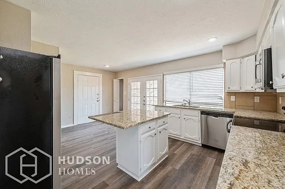 8609 Kensington Dr — Photo 10